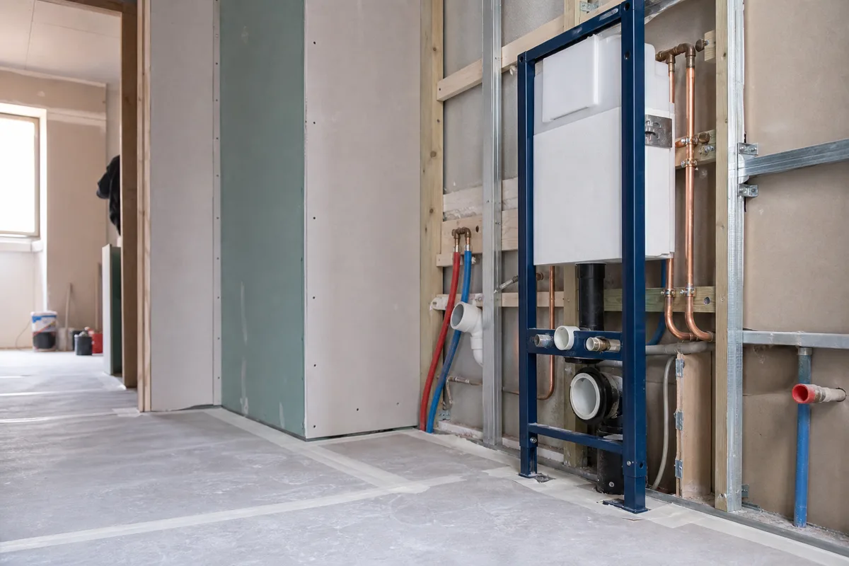 Installation sanitaire : ce que couvre un devis d'entreprise